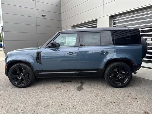 2025 Land Rover Defender 110 P500 X-Dynamic SE