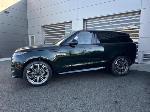 2026 Land Rover Range Rover Sport SE