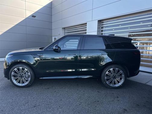 2026 Land Rover Range Rover Sport SE