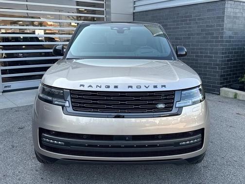 2025 Land Rover Range Rover P530 SE