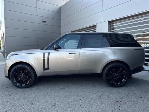 2025 Land Rover Range Rover P530 SE