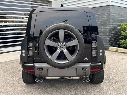2023 Land Rover Defender 110 Carpathian Edition