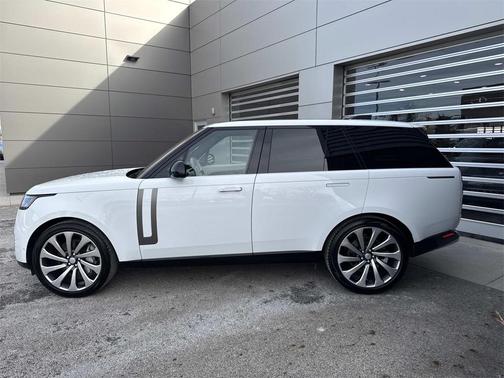 2023 Land Rover Range Rover P530 SE