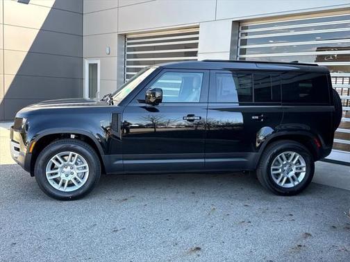 2025 Land Rover Defender 110 P400 S