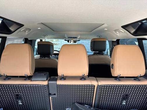 2025 Land Rover Defender 110 P400 S