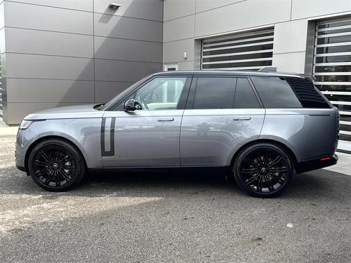 2023 Land Rover Range Rover P530 SE