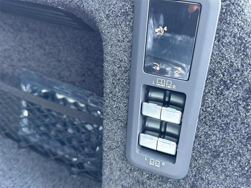 2025 Land Rover Range Rover P530 SE 7 Seat
