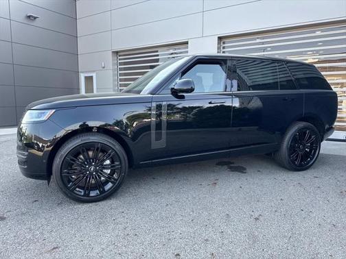 2025 Land Rover Range Rover P530 SE 7 Seat