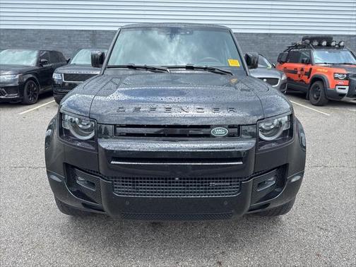 2023 Land Rover Defender 130 X-Dynamic SE