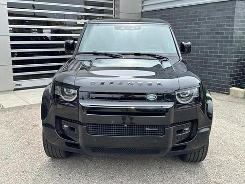 2023 Land Rover Defender 130 X-Dynamic SE