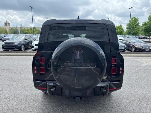 2023 Land Rover Defender 130 X-Dynamic SE