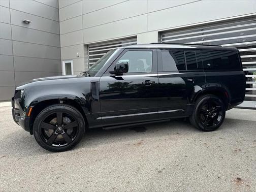 2023 Land Rover Defender 130 X-Dynamic SE