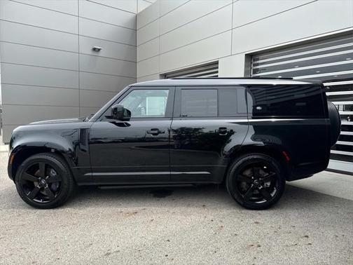 2023 Land Rover Defender 130 X-Dynamic SE