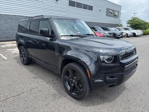 2023 Land Rover Defender 130 X-Dynamic SE