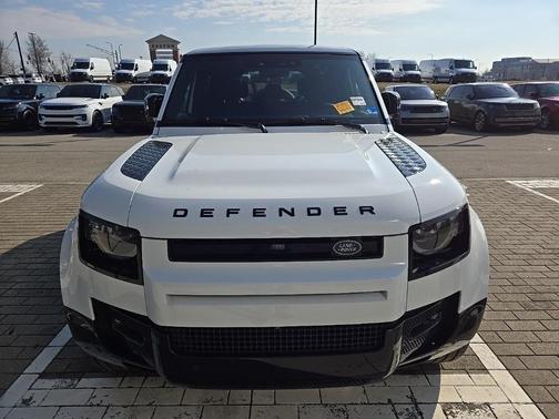 2025 Land Rover Defender 110 V8