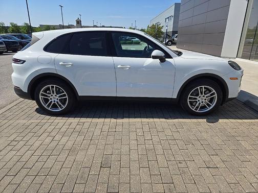 White 2024 Porsche Cayenne Cayenne