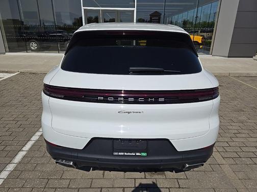 White 2024 Porsche Cayenne Cayenne