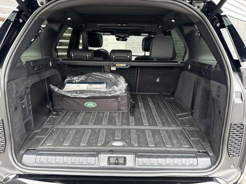 2025 Land Rover Discovery P360 Dynamic SE