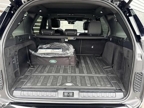 2025 Land Rover Discovery P360 Dynamic SE