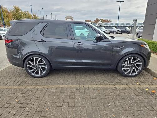 2025 Land Rover Discovery P300 S