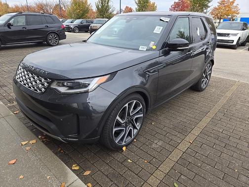 2025 Land Rover Discovery P300 S