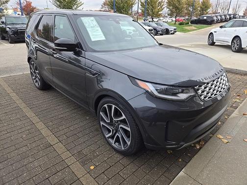 2025 Land Rover Discovery P300 S