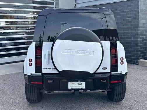 Fuji White 2023 Land Rover Defender 110 X-Dynamic SE