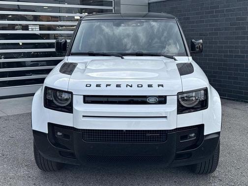 Fuji White 2023 Land Rover Defender 110 X-Dynamic SE