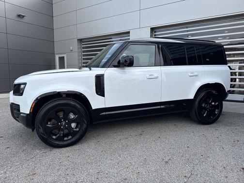 Fuji White 2023 Land Rover Defender 110 X-Dynamic SE