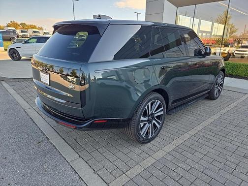 2023 Land Rover Range Rover P530 SE