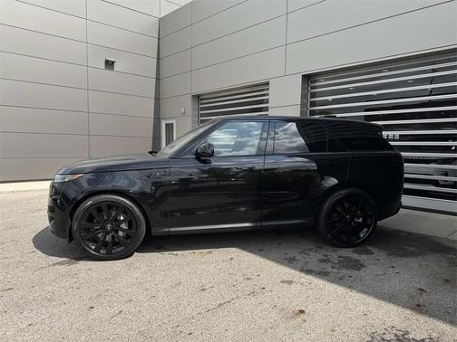 2025 Land Rover Range Rover Sport SE