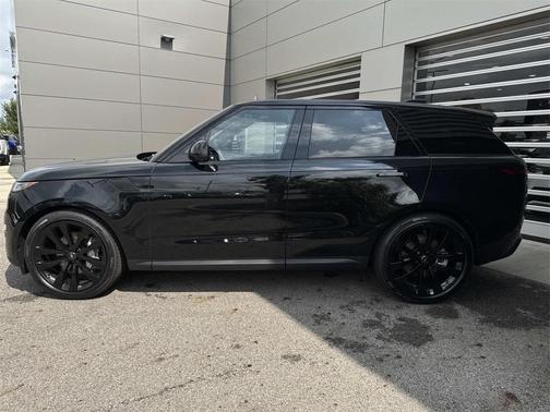 2025 Land Rover Range Rover Sport SE