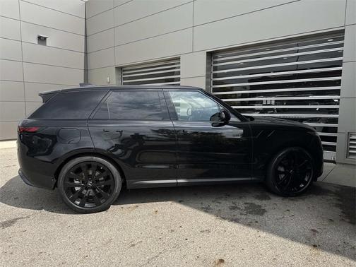 2025 Land Rover Range Rover Sport SE