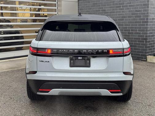 2026 Land Rover Range Rover Velar P250 SE R-Dynamic