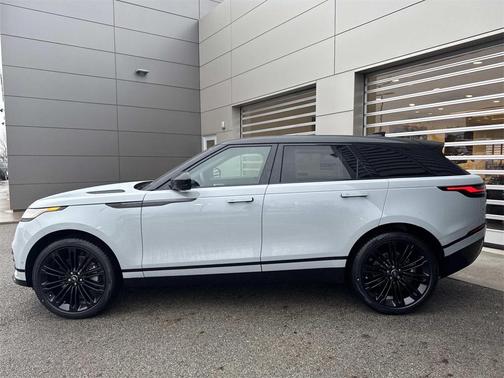 2026 Land Rover Range Rover Velar P250 SE R-Dynamic