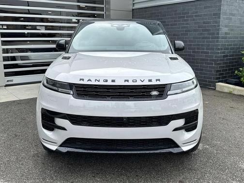2025 Land Rover Range Rover Sport SE