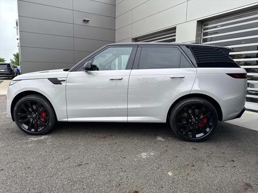 2025 Land Rover Range Rover Sport SE