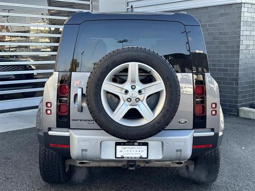 2023 Land Rover Defender 110 SE