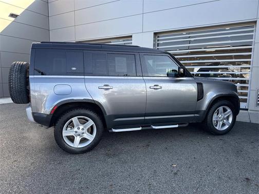 2023 Land Rover Defender 110 SE