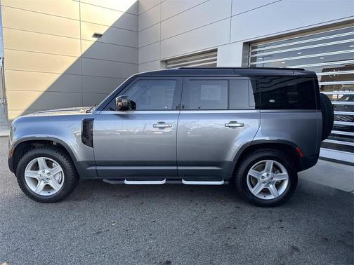 2023 Land Rover Defender 110 SE