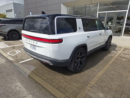 Glacier White 2025 Rivian R1S Adventure Dual Motor Standard Pack