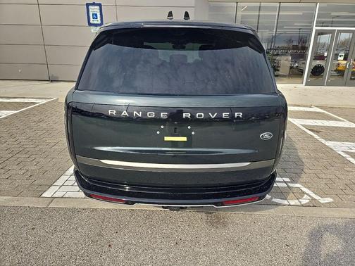 2023 Land Rover Range Rover P530 SE