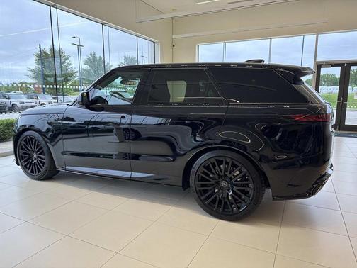 Ligurian Black Gloss 2025 Land Rover Range Rover Sport P635 SV Edition Two
