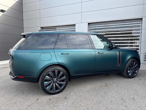 2025 Land Rover Range Rover P615 SV