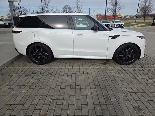 2024 Land Rover Range Rover Sport SE
