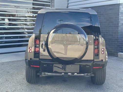 2025 Land Rover Defender 110 P400 X-Dynamic SE