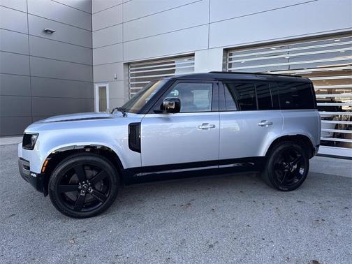 2023 Land Rover Defender 110 X-Dynamic SE