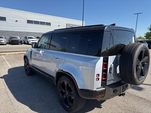 2023 Land Rover Defender 110 X-Dynamic SE