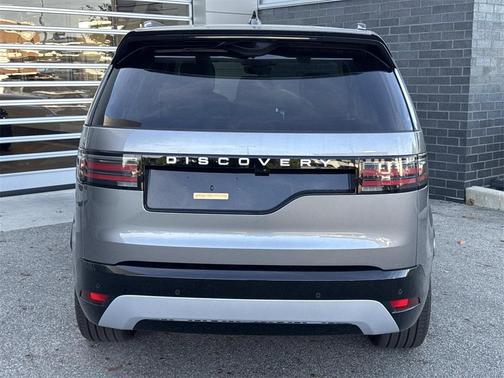 2026 Land Rover Discovery Tempest Edition