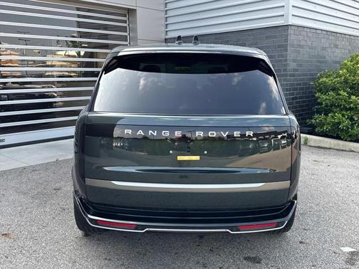 2024 Land Rover Range Rover P530 SE
